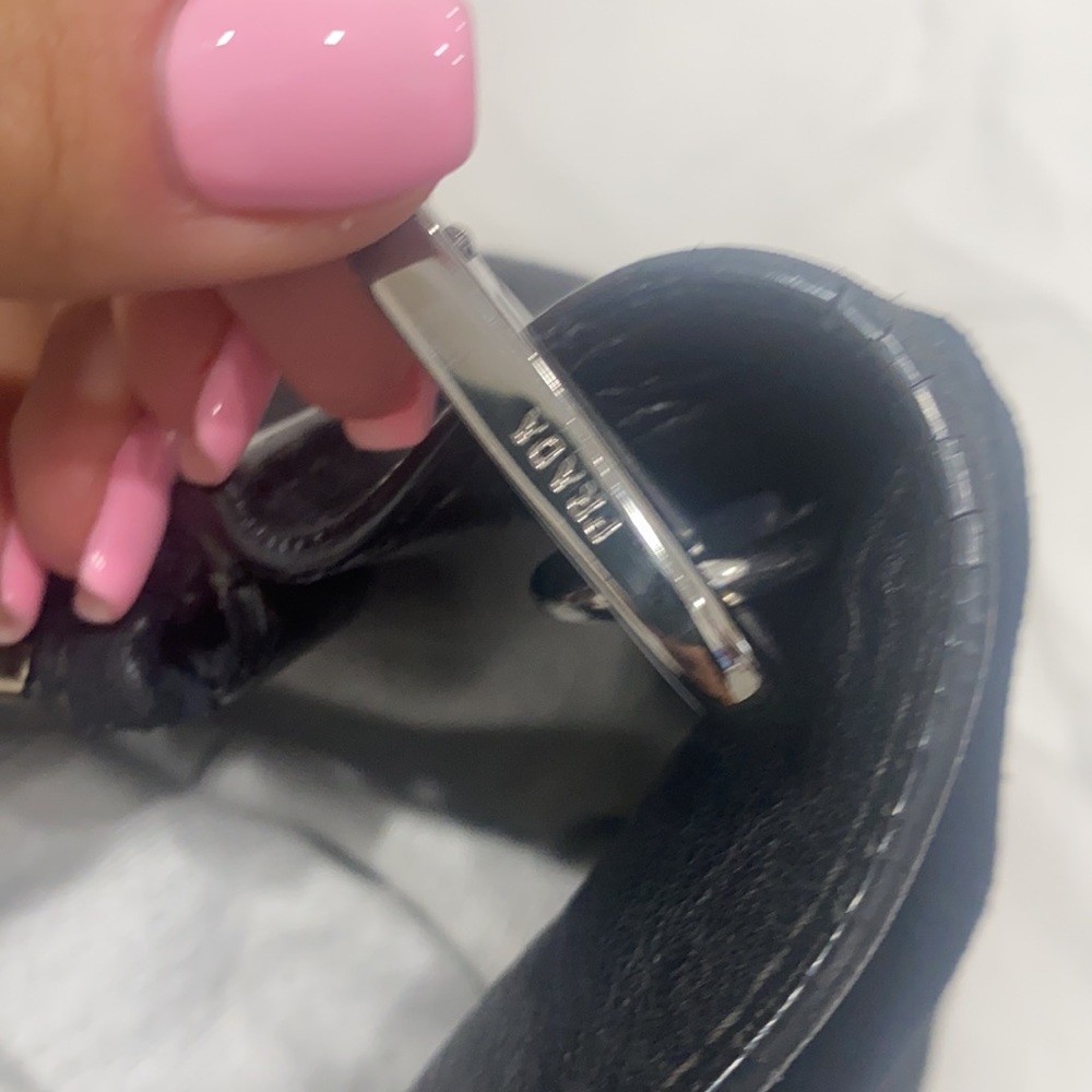 PRADA PURSE - Picture 8 of 10